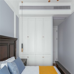 White Color Shaker Door Custom Wardrobe With Soft Close Hinge